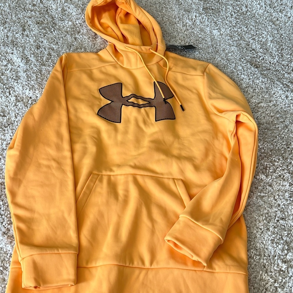 NWT Men’s Under Armour Hoodie